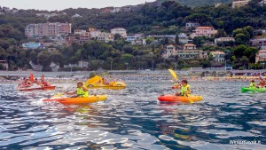 Uno dei corsi di canoa e kayak per bambini a bergeggi organizzati da winterkayak