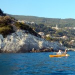 Luisa a Bergeggi con Winterkayak