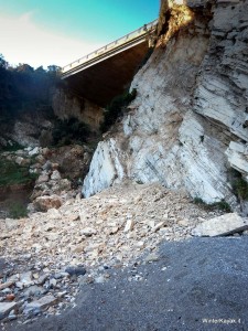 La frana di Cala degli Inglesi a Bergeggi, rilevata da Winterkayak  lunedi 8 dicembre 2014